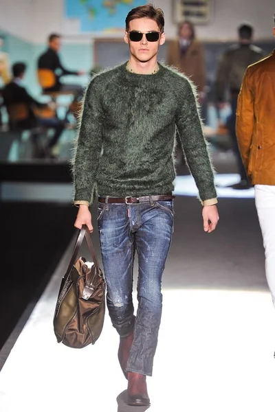 Look 8